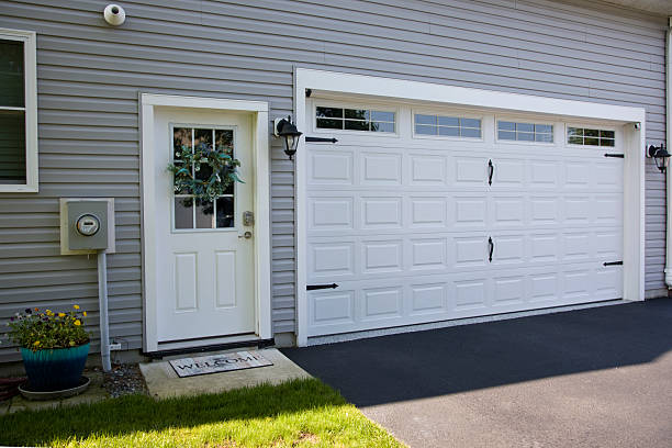 24/7 Emergency Garage Door Panel Replacement experts in Williamsburg, PA